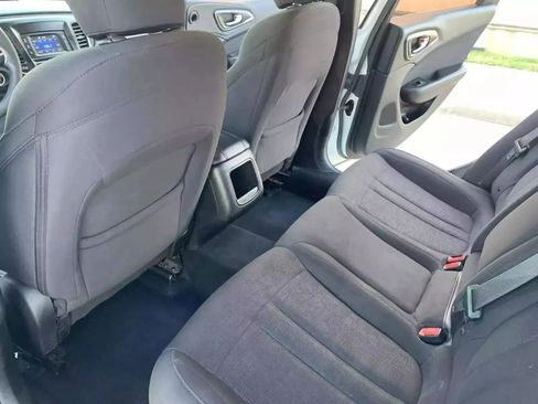 Used 2015 Chrysler 200 Limited image 18