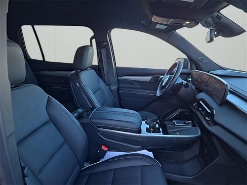 Used 2025 Buick Enclave Preferred image 19