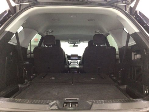 Used 2022 Ford Explorer XLT w/ Equipment Group 202A image 25