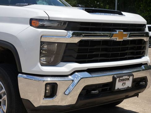 Used 2025 Chevrolet Silverado 2500 LT w/ Convenience Package AWD/4WD image 27