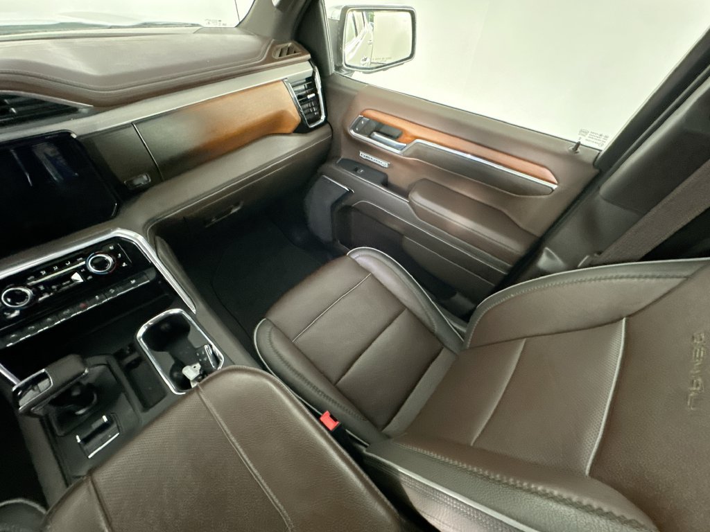 Used 2023 GMC Sierra 1500 Denali w/ Denali Reserve Package AWD/4WD image 11