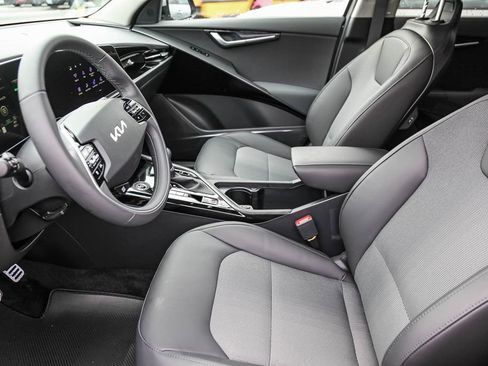Certified 2025 Kia Niro EX Touring FWD image 16