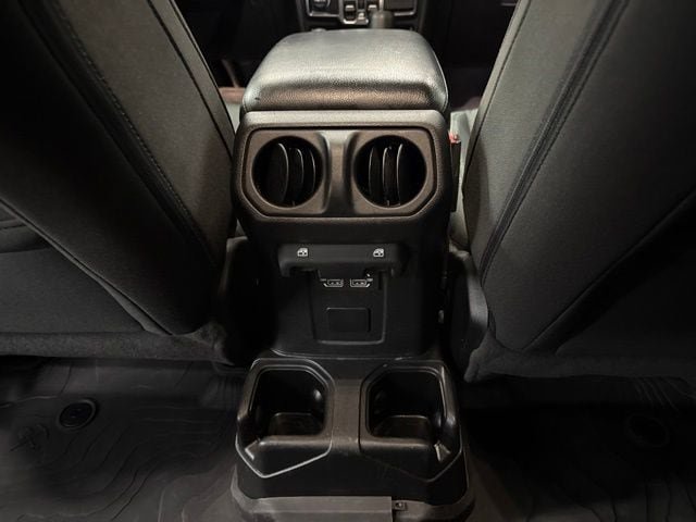 Used 2022 Jeep Gladiator Sport AWD/4WD image 38