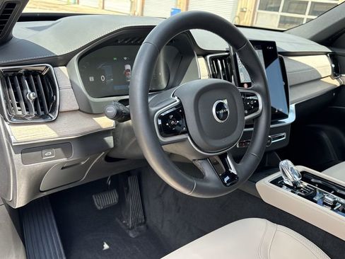 Used 2026 Volvo XC90 B5 Plus w/ Protection Package Premier AWD/4WD image 14