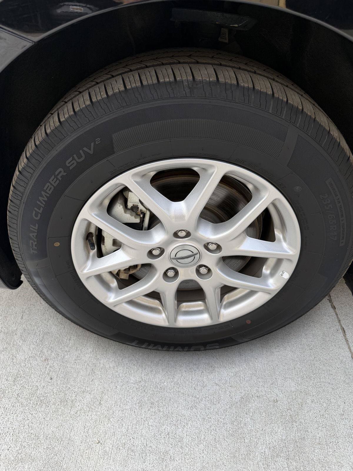 Used 2025 Chrysler Pacifica Select FWD image 11