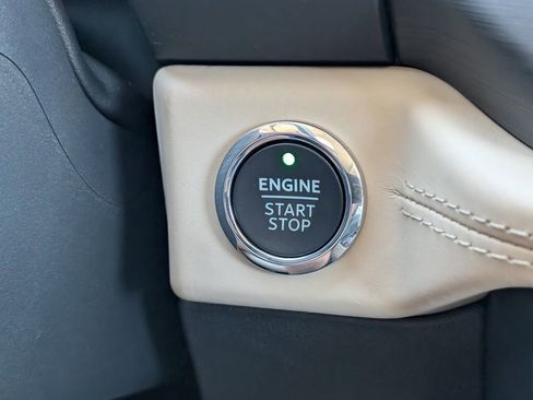 Used 2024 Ford Expedition Platinum image 20