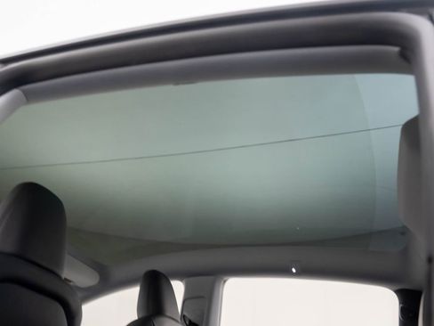 Used 2026 Tesla Model Y Long Range image 19