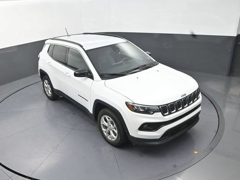 Used 2024 Jeep Compass Latitude AWD/4WD image 22