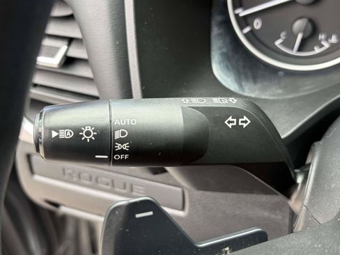 Used 2023 Nissan Rogue S FWD image 19