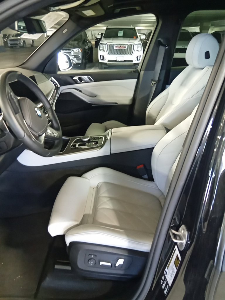 Used 2025 BMW X5 xDrive40i AWD/4WD image 9