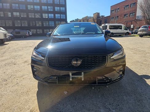 Certified 2024 Volvo S60 B5 Plus w/ Climate Package AWD/4WD image 6