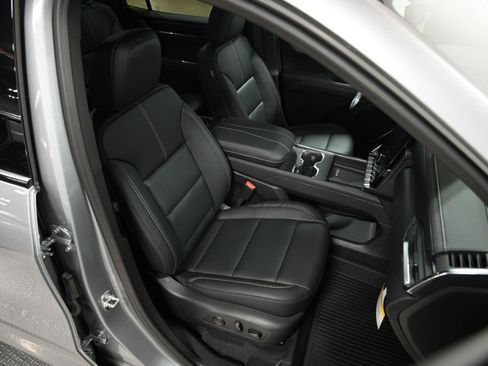 New 2026 GMC Acadia Elevation w/ Black Edition FWD image 17