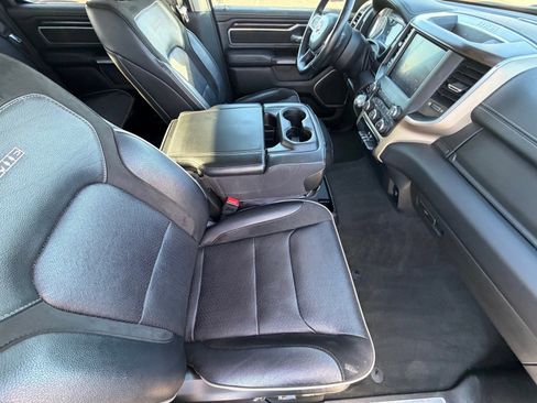 Used 2022 RAM 1500 Laramie AWD/4WD image 11