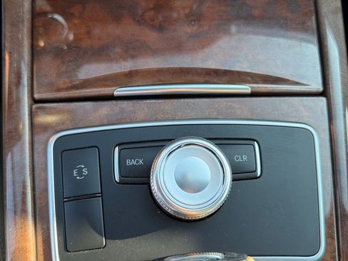 Used 2012 Mercedes-Benz E 350 4MATIC Sedan image 23