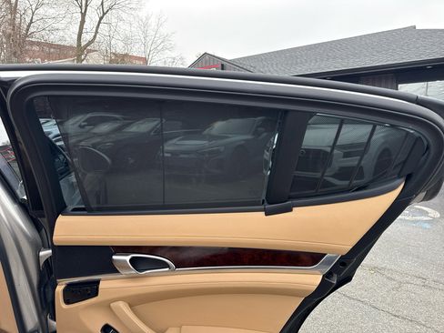 Used 2012 Porsche Panamera S image 30