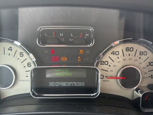 Used 2014 Ford Expedition XLT image 13