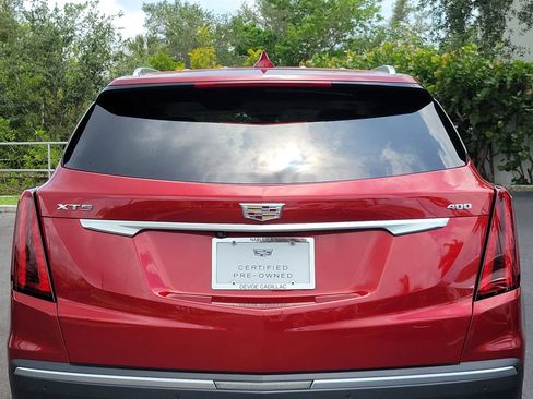 Certified 2022 Cadillac XT5 Premium Luxury w/ LPO, Premium Carpet Package FWD image 13