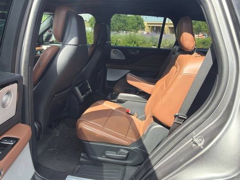 Used 2021 Lincoln Aviator Grand Touring w/ Equipment Group 302A AWD/4WD image 11