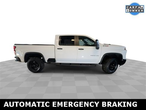 Used 2025 Chevrolet Silverado 2500 ZR2 w/ Technology Package image 9