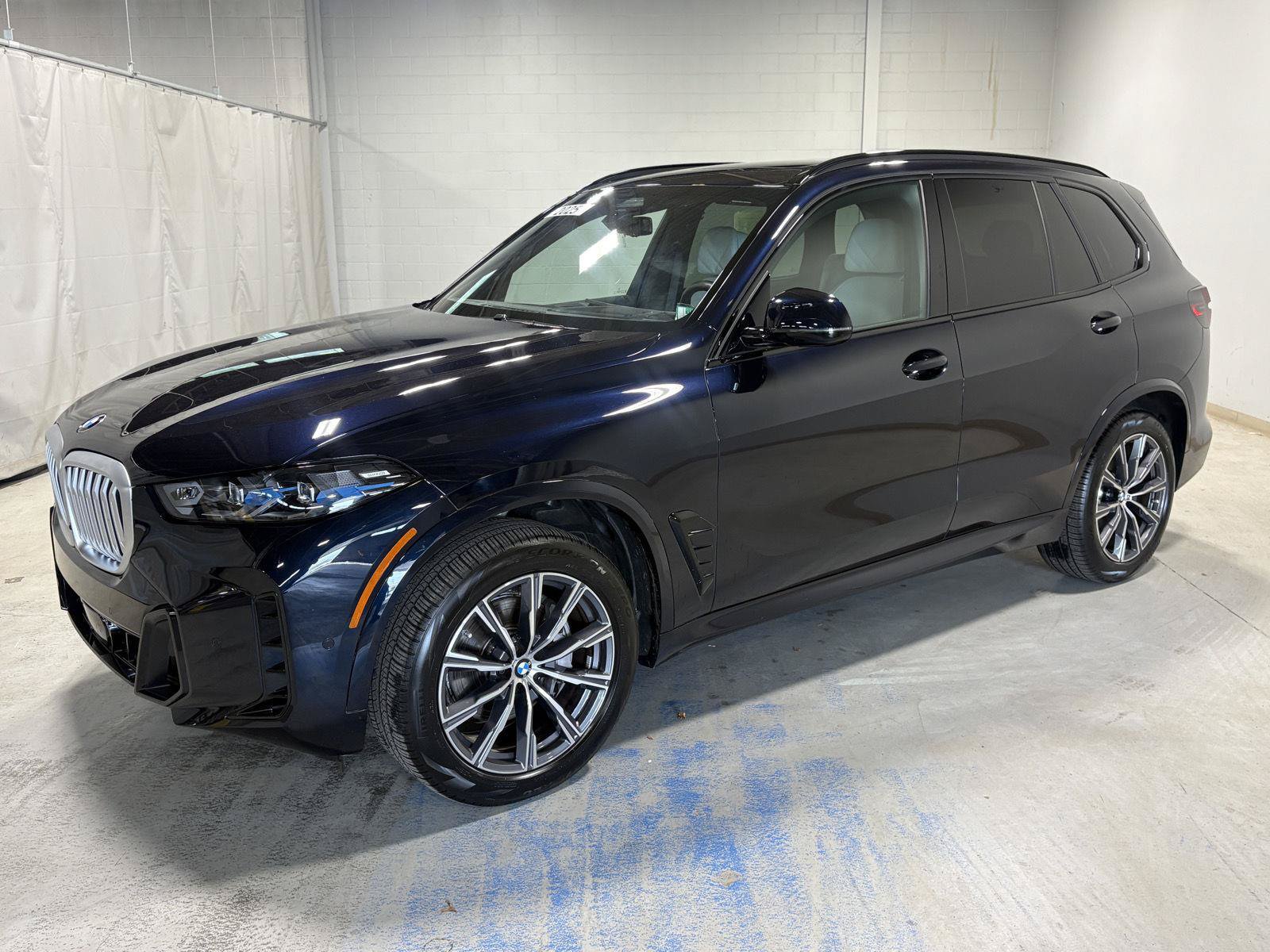 Used 2025 BMW X5 xDrive40i w/ Executive Package AWD/4WD image 1