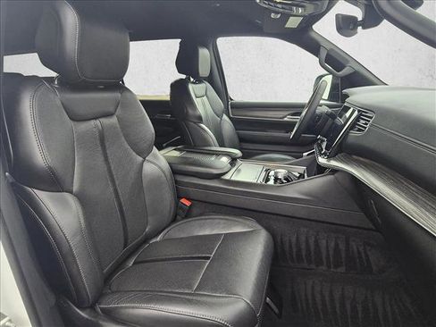 Used 2024 Jeep Wagoneer Series II w/ Flexible Seating Group RWD image 22