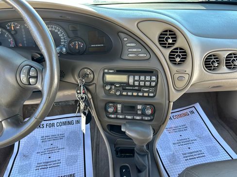 Used 2000 Pontiac Bonneville SLE image 19