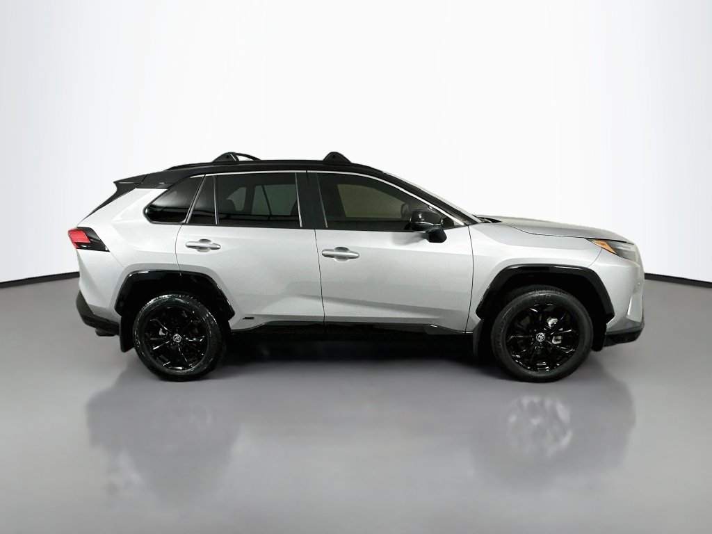 Used 2025 Toyota RAV4 XSE w/ Advanced Technology Package AWD/4WD image 4