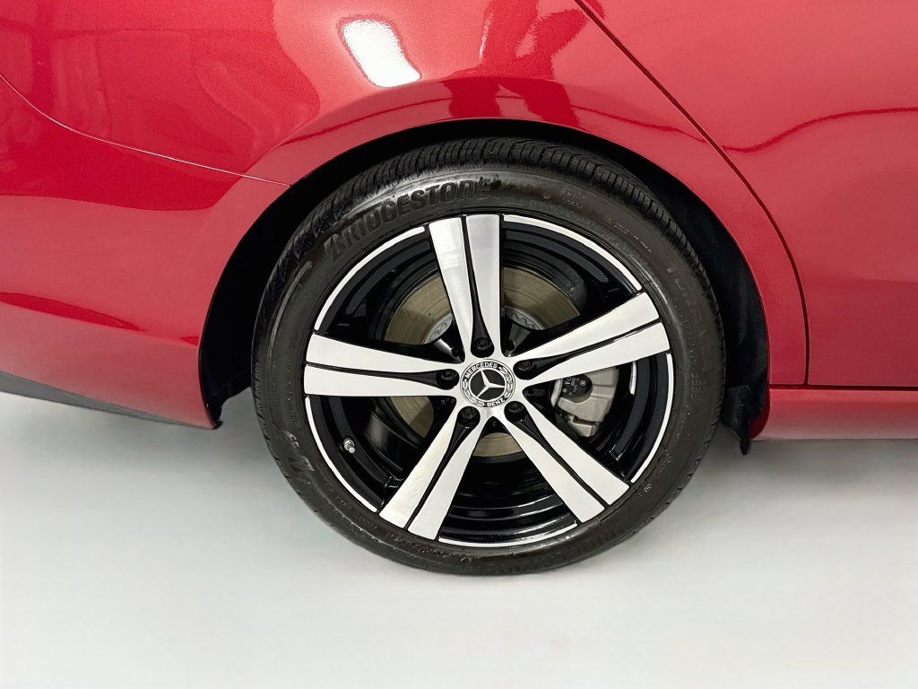 Certified 2025 Mercedes-Benz C 300 Sedan image 33