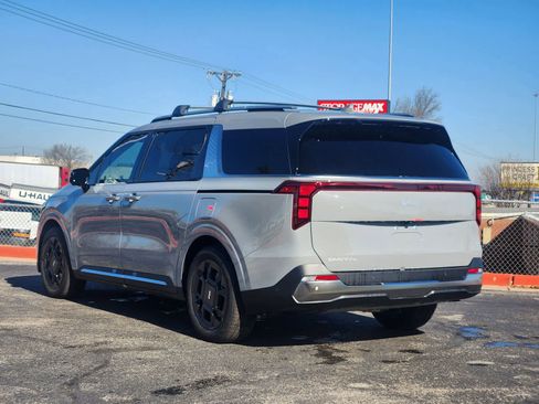 New 2026 Kia Carnival EX image 4