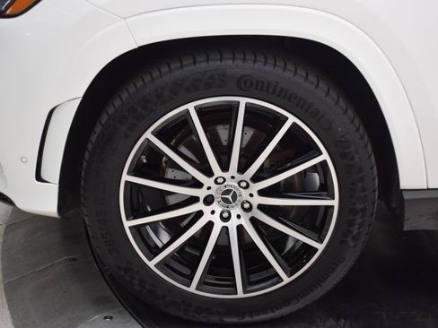 Certified 2022 Mercedes-Benz GLS 450 4MATIC image 11