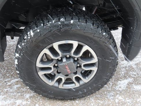 Used 2024 GMC Sierra 3500 SLE image 14