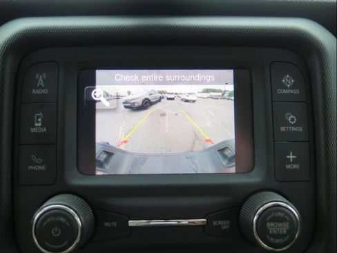 Used 2021 Jeep Gladiator Sport image 12