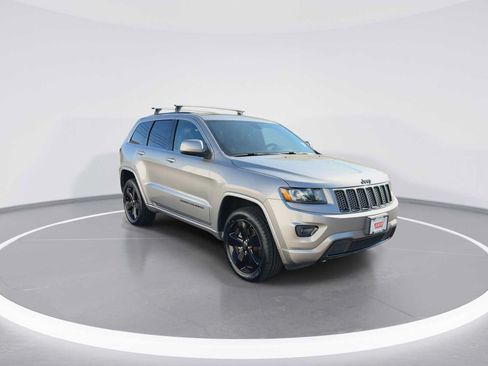 Used 2015 Jeep Grand Cherokee Altitude AWD/4WD image 2