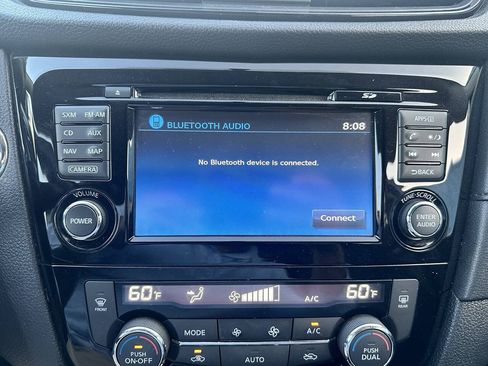 Used 2017 Nissan Rogue SV w/ SV Premium Package AWD/4WD image 22