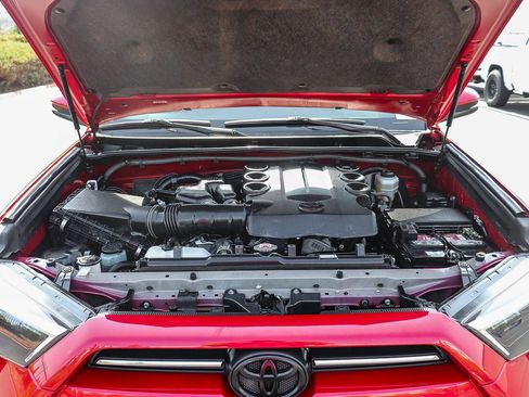 Certified 2021 Toyota 4Runner SR5 Premium w/ Moonroof Package RWD image 33