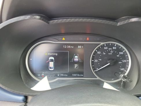 Used 2025 Nissan Versa SV FWD image 21