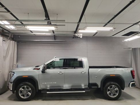 New 2026 GMC Sierra 2500 SLT image 15