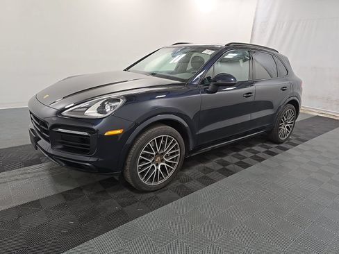 Used 2023 Porsche Cayenne AWD/4WD image 1