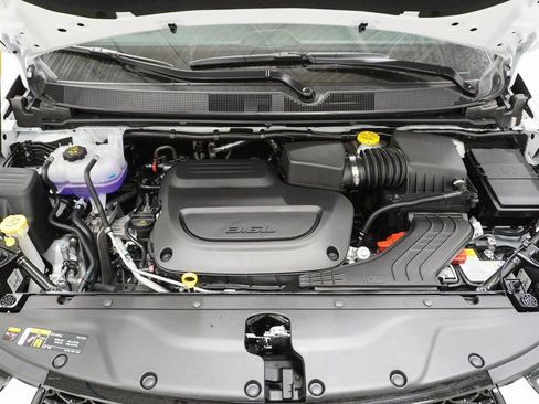 New 2026 Chrysler Pacifica Select image 8