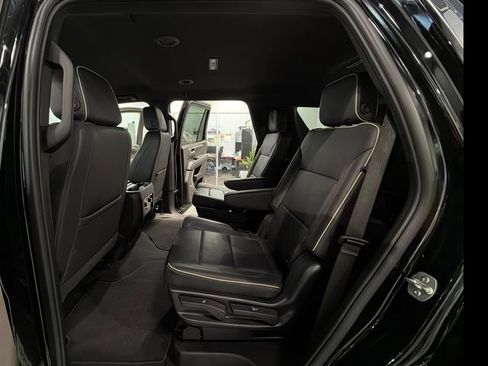 Used 2025 Chevrolet Tahoe Premier AWD/4WD image 12