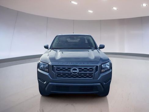 Used 2024 Nissan Frontier SV image 8