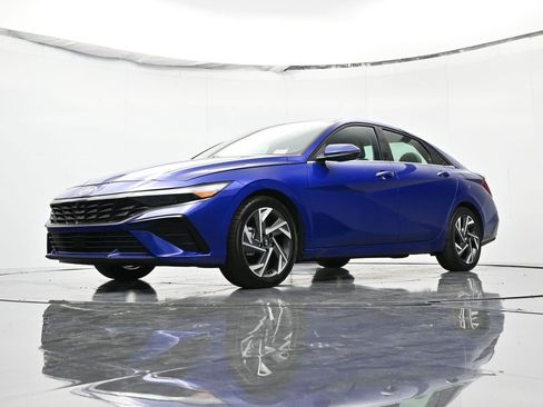 Used 2024 Hyundai Elantra Limited image 46