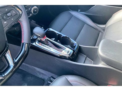 Used 2025 Chevrolet Trax RS w/ Sunroof Package image 19