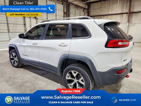 Used 2016 Jeep Cherokee Trailhawk w/ Comfort/Convenience Group AWD/4WD image 3