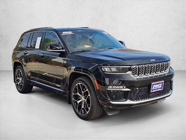 Used 2022 Jeep Grand Cherokee Summit AWD/4WD image 3
