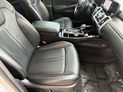 Used 2023 Kia Sorento SX AWD/4WD image 31