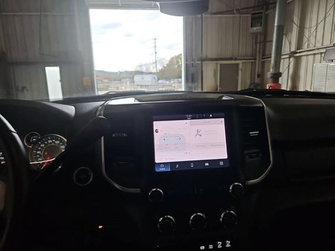 Used 2024 RAM 2500 Big Horn w/ Off Road Package image 12