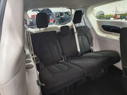 Used 2023 Chrysler Voyager LX FWD image 28