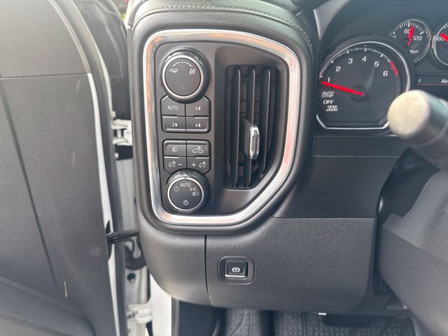 Used 2019 Chevrolet Silverado 1500 LT Trail Boss AWD/4WD image 15