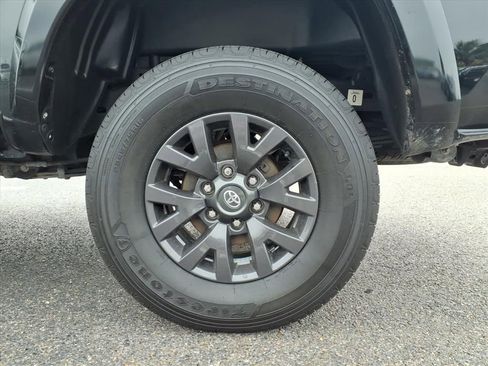 Used 2021 Toyota Tacoma SR5 image 10